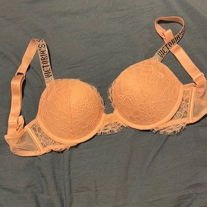 Victoria Secret size 32c